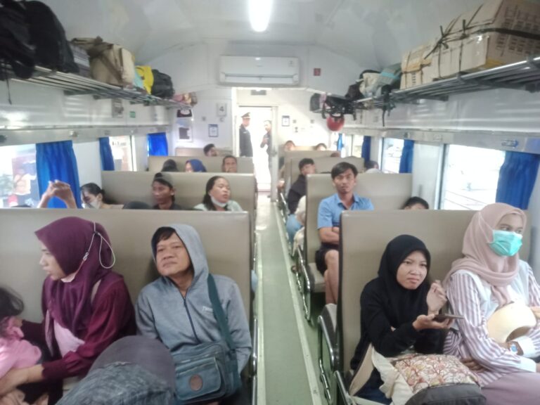 KAI-Animo-Masyarakat-Tinggi-1-4